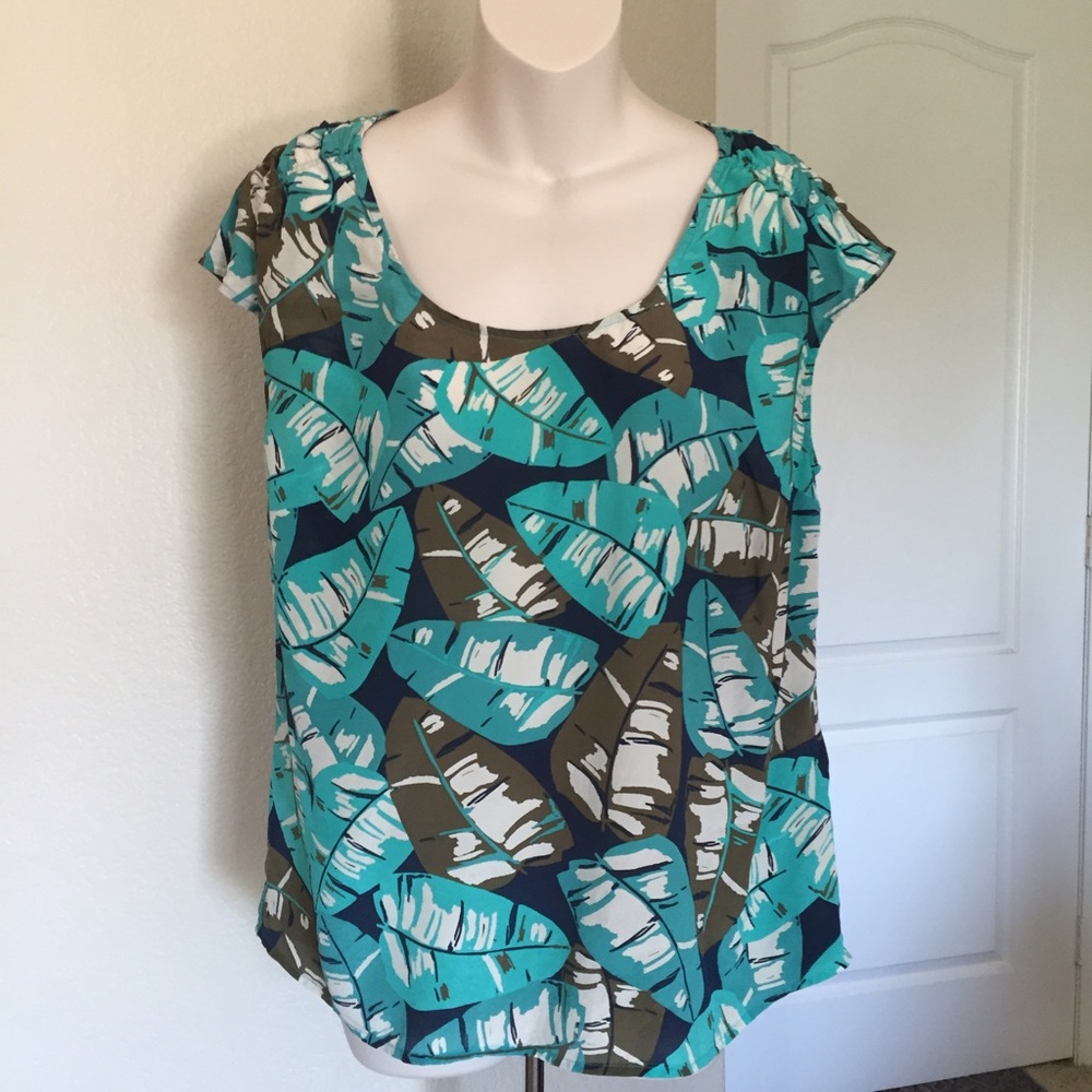 Lucky brand 100% silk leaf printed top medium